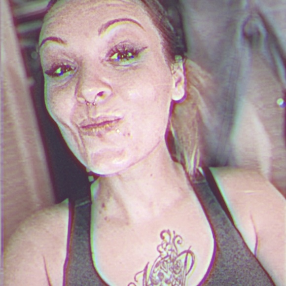 Meet your Posher, Michaela - Picture 2 of 13